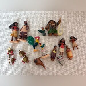 Moana Set of 16 Toys Moana Maui Pua Hei Hei Grandma Tala